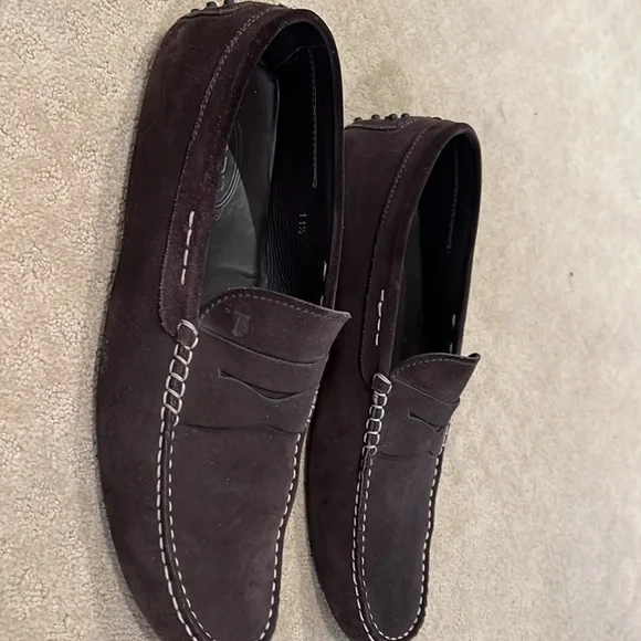 Tod’s men’s loafer. Brown size 11.5. Gently used - Picture 2 of 5